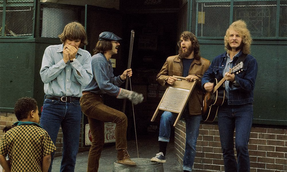 Creedence Clearwater Revival – CCR, street performing