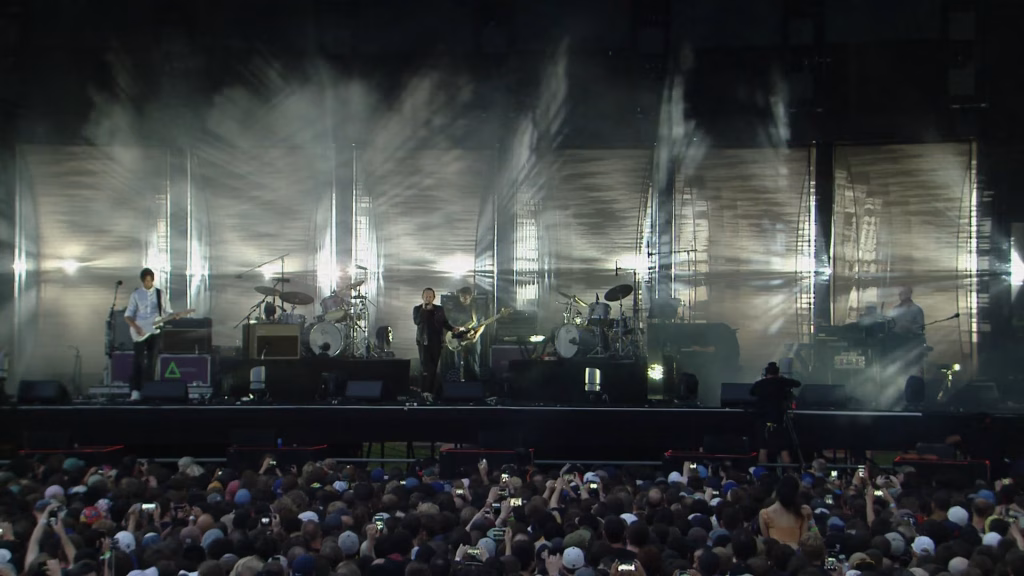 Radiohead performing