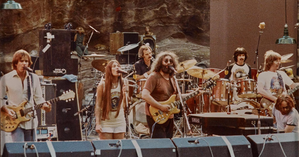 The Grateful Dead performing